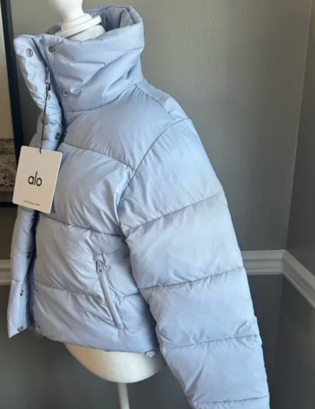 Alo Yoga Gold Rush Puffer Winter Frost Jacket