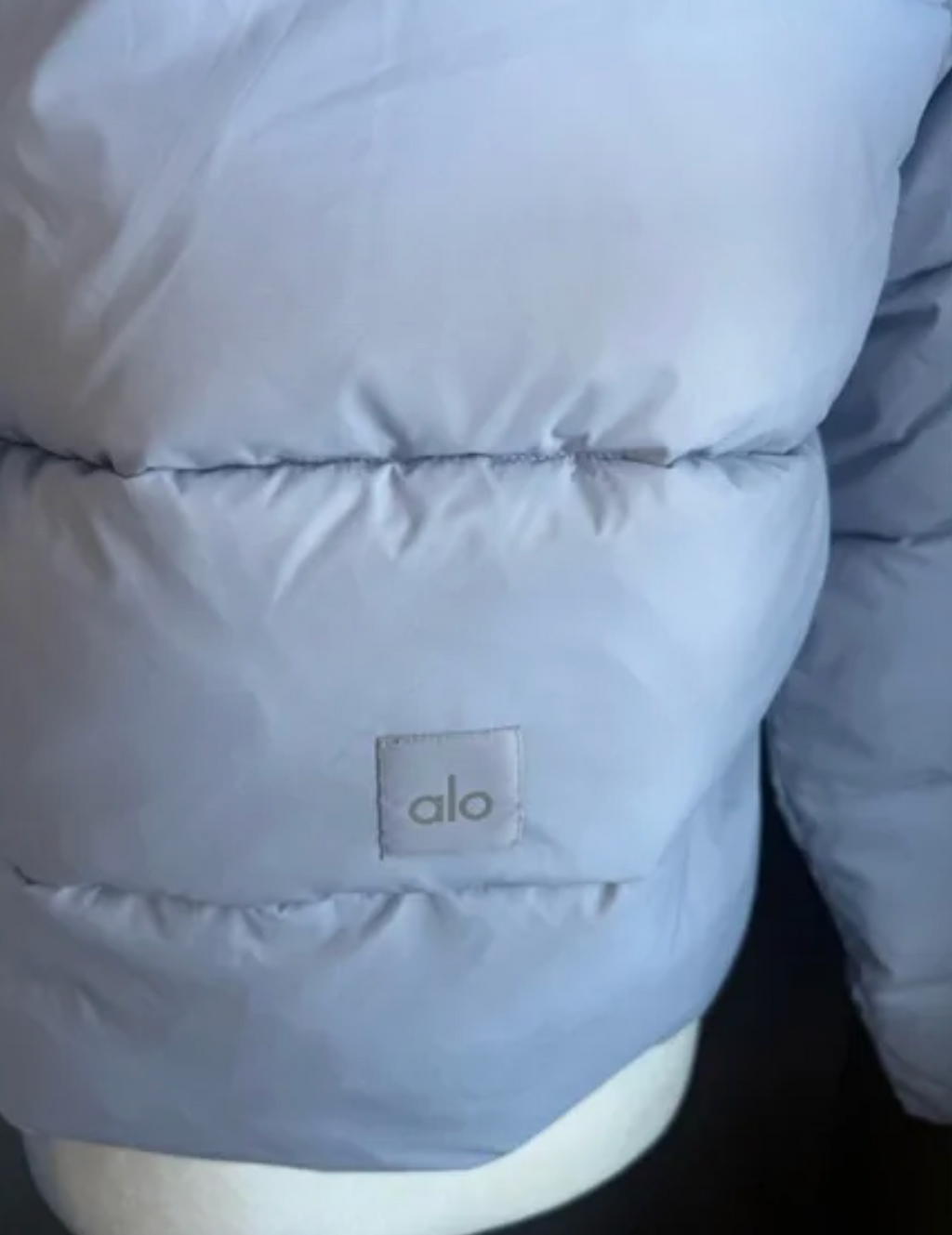 Alo Yoga Gold Rush Puffer Winter Frost Jacket
